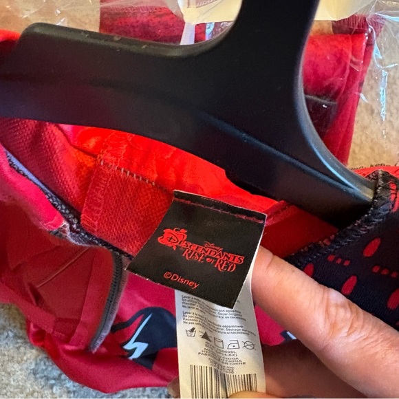 Disney Descendants Red Costume Disguise Small 4-6X NEW Halloween - Picture 6 of 6